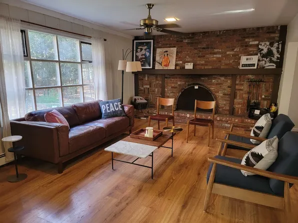 21 Lund Ct, Woodstock, NY 12498