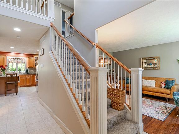 5th image of 3711 Rave Rd