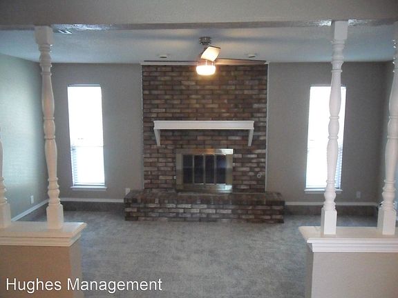 3rd image of 325 Woodside Dr