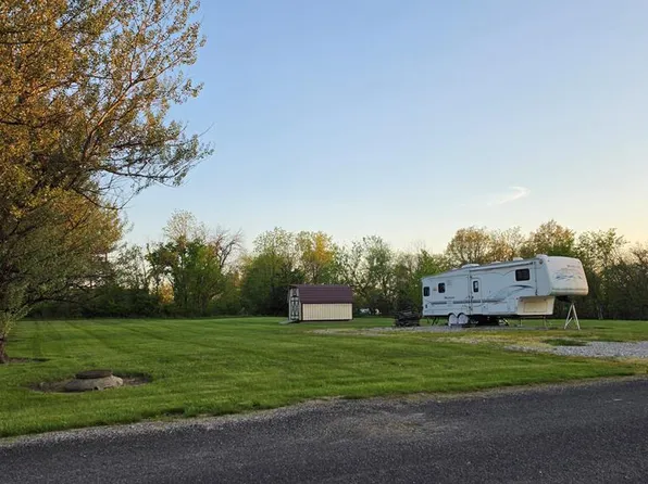 12024 Fox Glove Ct, Unionville, MO 63565