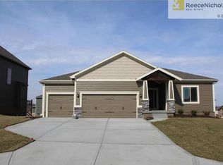 1524 SW Merryman Dr, Lees Summit, MO 64082