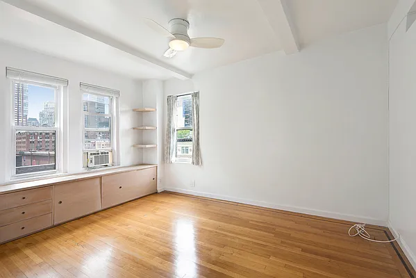 Sold by Triplemint | media 4