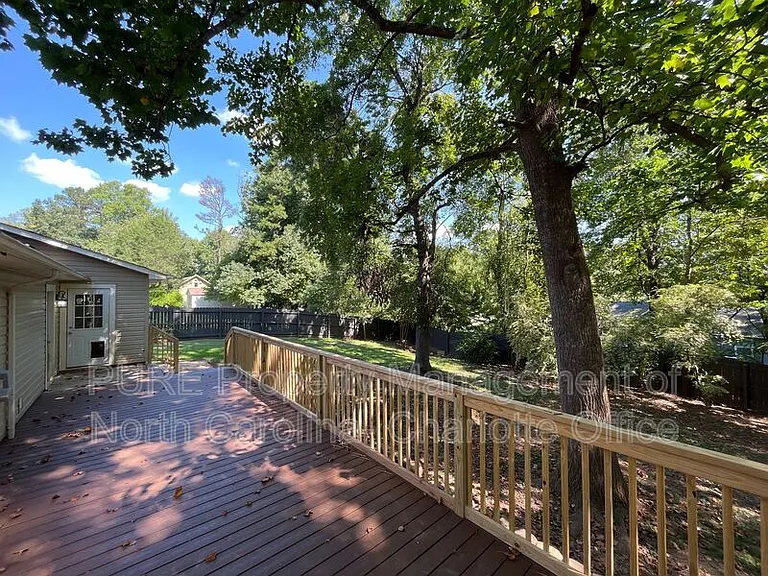 1226 Grace Meadow Dr — Photo 15