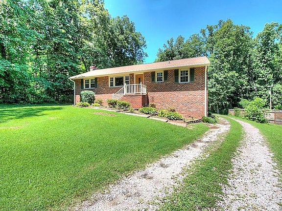 2nd image of 106 Woodview Dr