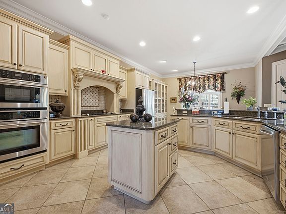 2nd image of 7104 Portobello Rd NW