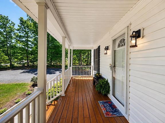 4th image of 1301 Hummingbird Ln