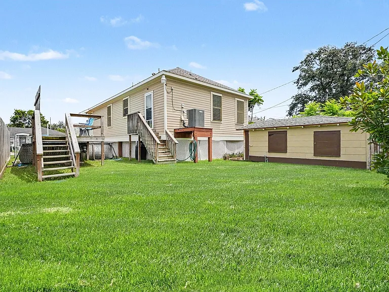 5323 Menard Ave — Photo 11