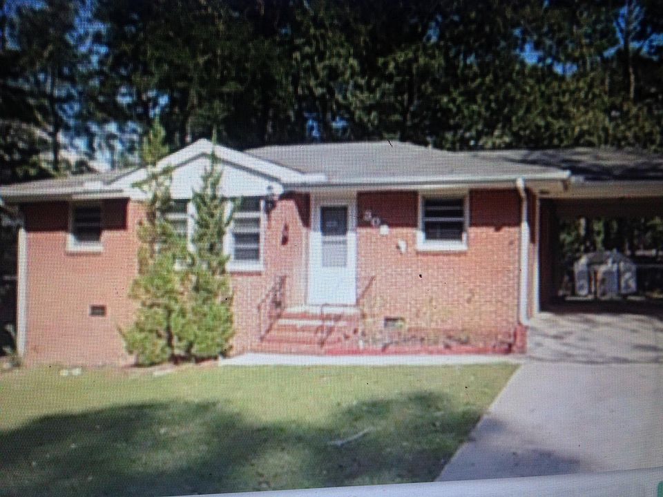 2nd image of 302 Clairmont Dr