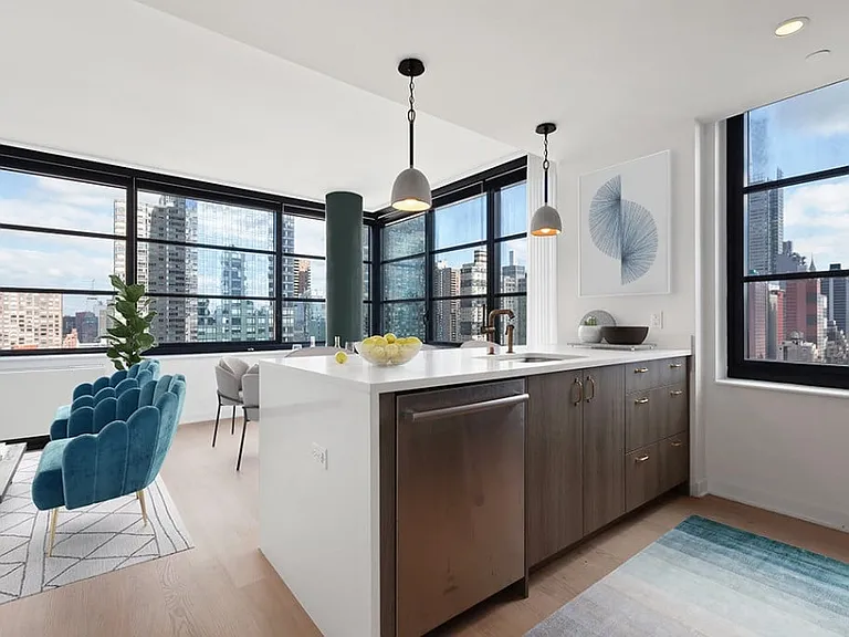 515 W 38th St #29E — Photo 7