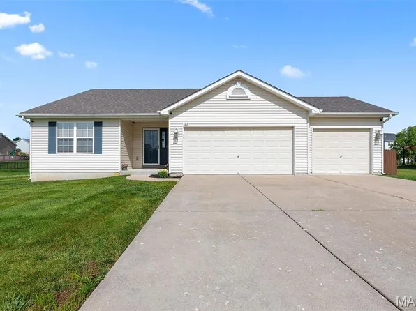 107 Piety Dr, Lake Saint Louis, MO 63367