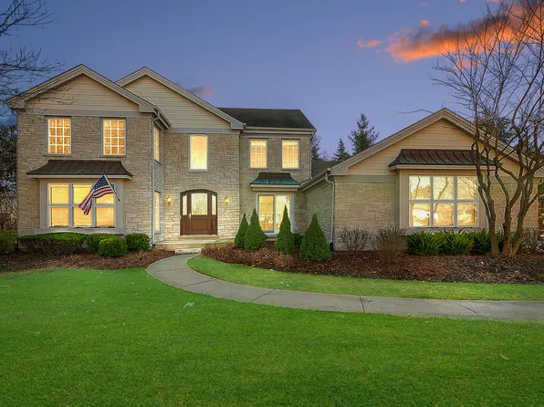239 Wood Glen Ln, Oak Brook, IL 60523