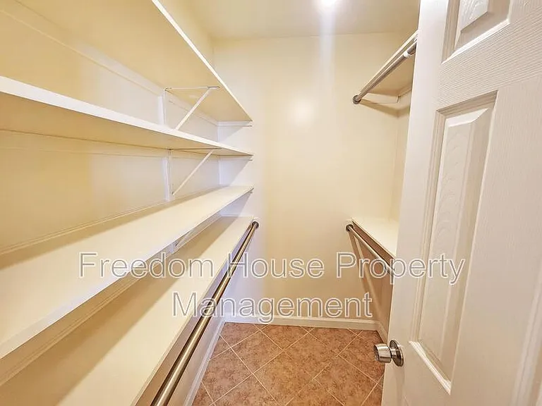 5821 S Keomah St — Photo 11