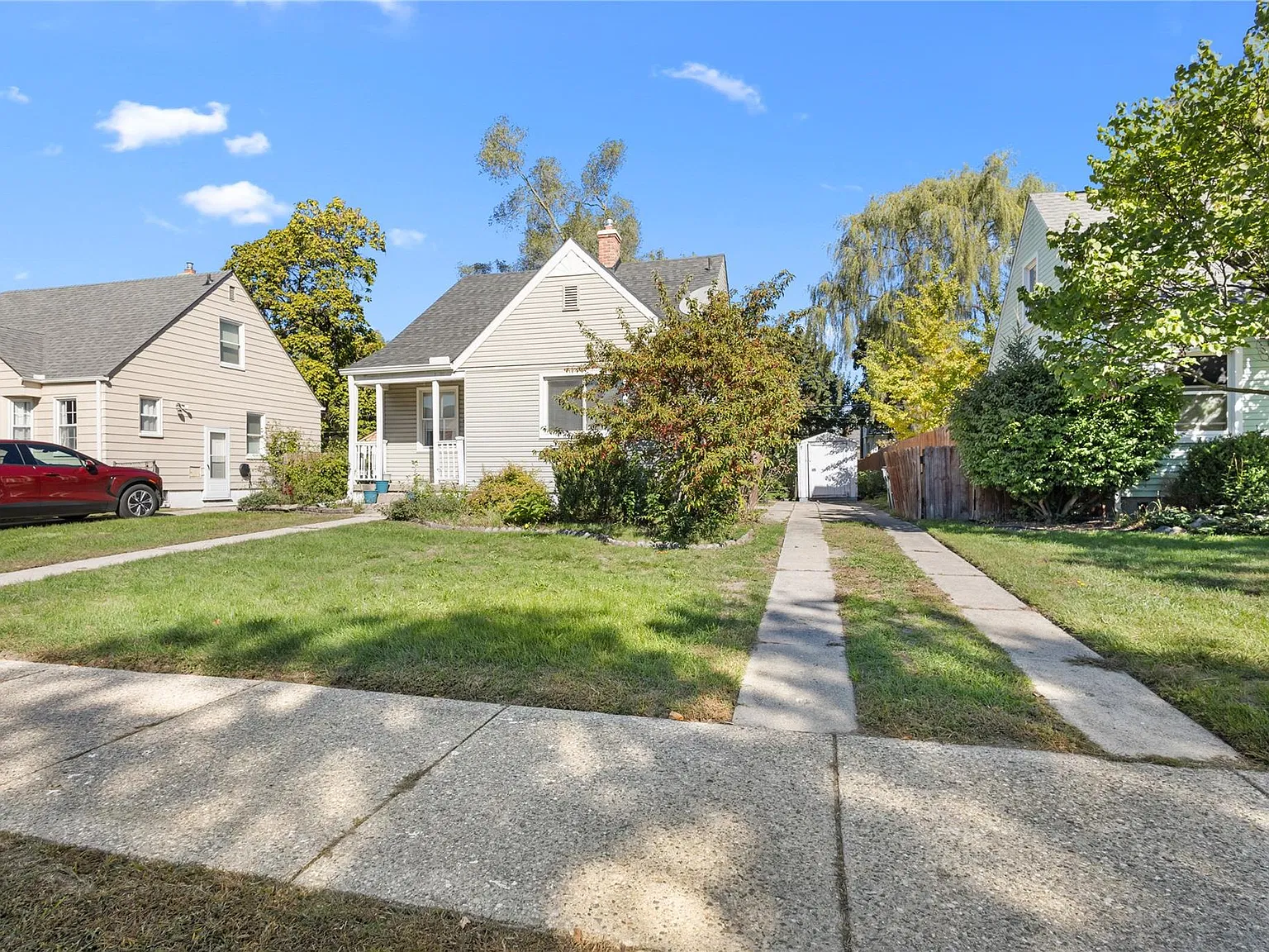3 bed, 2.0 bath, 1100 sqft, $1,900 — Photo 3