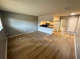 1700 Short St #A, Cleburne, TX 76033