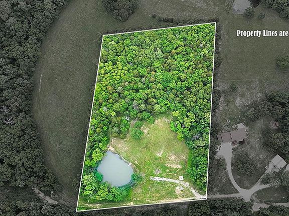 5th image of 7599 Pine Tree Ln