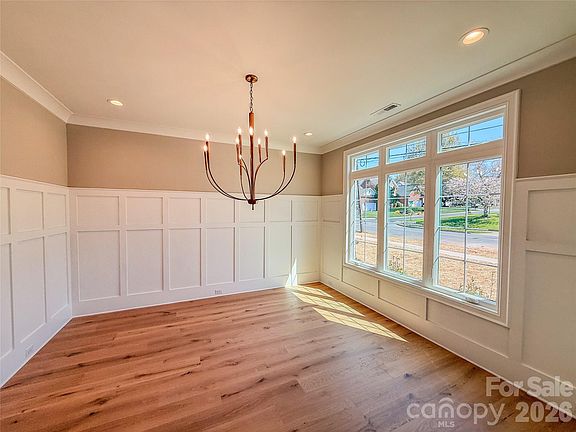 4th image of 4822 Walker Rd