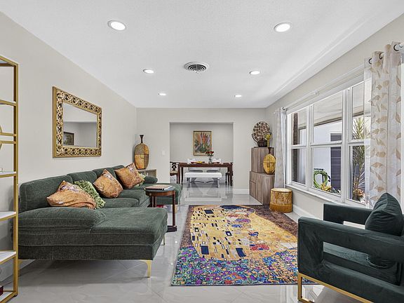 5th image of 9860 Honeysuckle Avenue