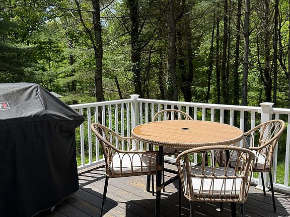 5th image of 73 Cornwall Dr