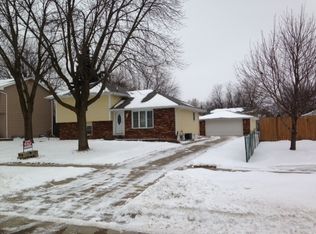 2205 4th St SW, Altoona, IA 50009