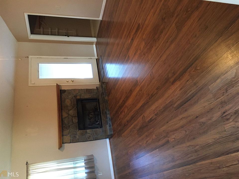 2nd image of 312 Elliott Dr NW
