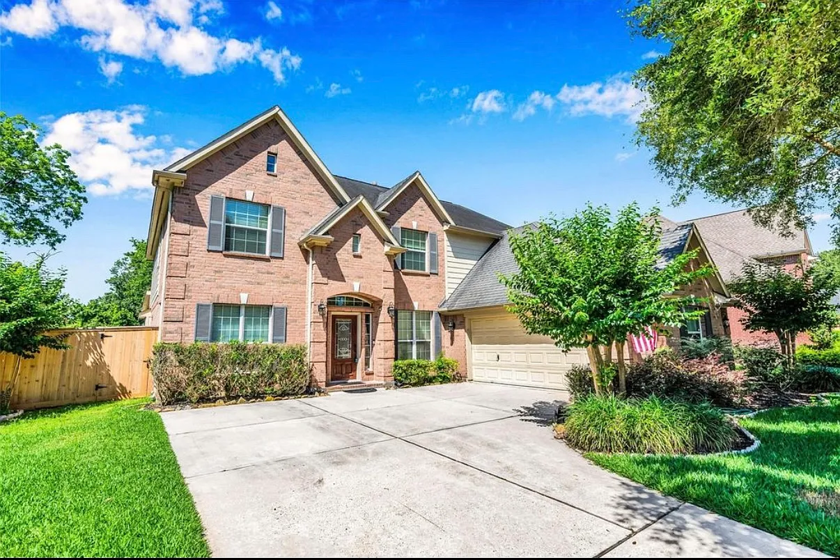 4 bed, 2974 sqft, $3,650 — Photo 1