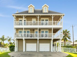 4102 Pirates Dr, Galveston, TX 77554