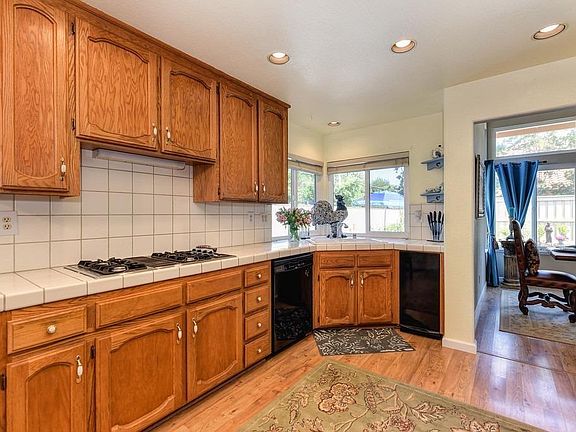 4th image of 110 Iron Mountain Ct