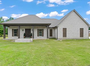 31924 Cane Market Rd, Walker, LA 70785