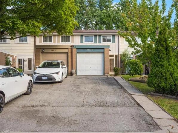 140 Ripley Ct #4, Oakville, ON L6H 1H1
