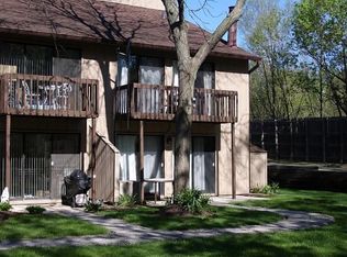 10 Saint Thomas Colony APT 1, Fox Lake, IL 60020