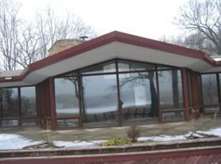 2800 Maplewood Cir W, Wayzata, MN 55391