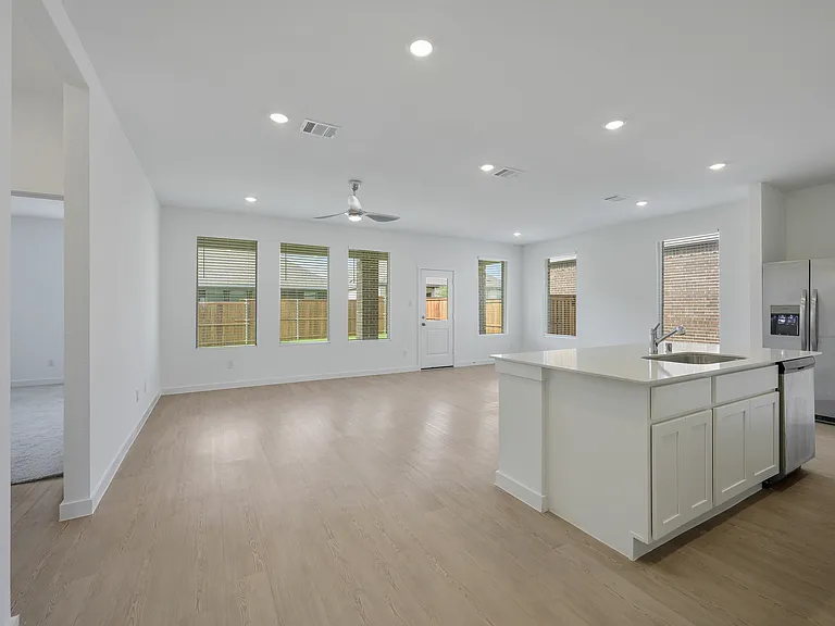 2500 Conroe Rd — Photo 2