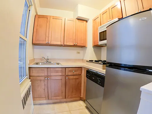 Rented by Urban Real Estate Inc | media 15
