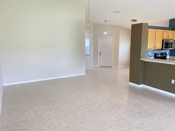 5th image of 375 SW North Shore Blvd