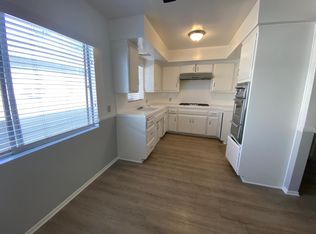 15204 Dickens St #7, Sherman Oaks, CA 91403