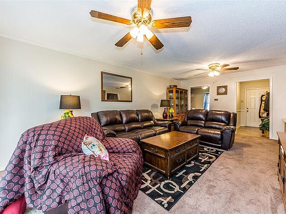 4th image of 4833 Shands Dr