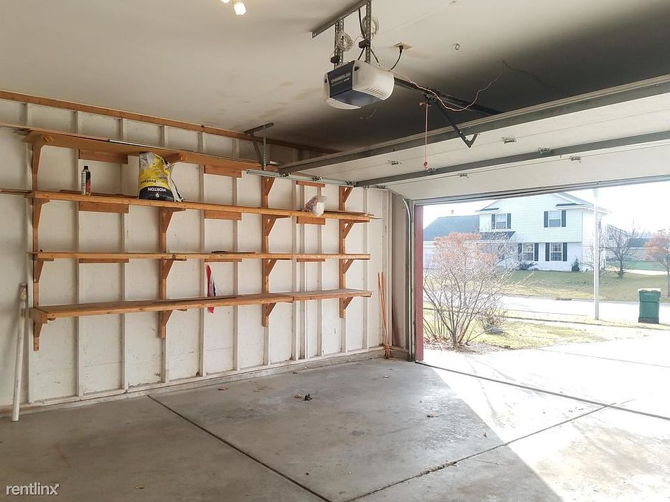 1st image of 1060 E Connie Ln
