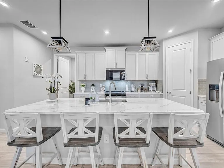 5886 Timberdale Ave — Photo 5