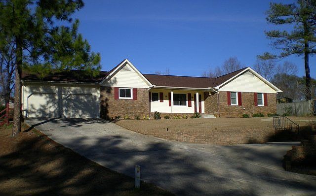 1st image of 1004 Lakeside Pl