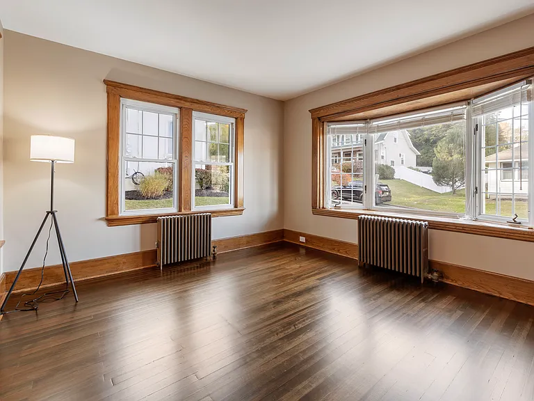 5 Hillside Ave — Photo 8