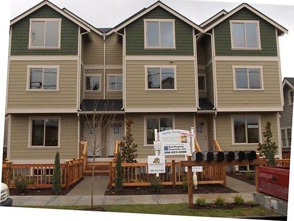 1st image of 12316A 33rd Ave NE