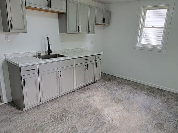 4th image of 325-327 S Pierce St #3B-1BA-1394SQFT