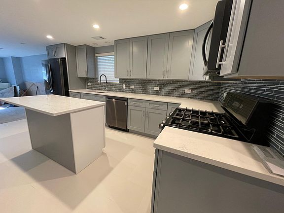 2nd image of 4037 N Lavergne Ave #B