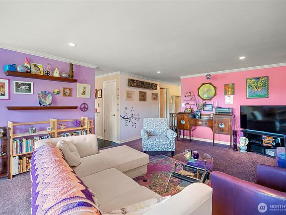 5th image of 1020 5th Avenue S #7