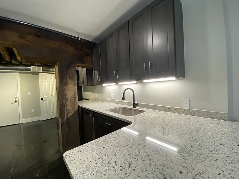 Prince Street Lofts — Photo 40