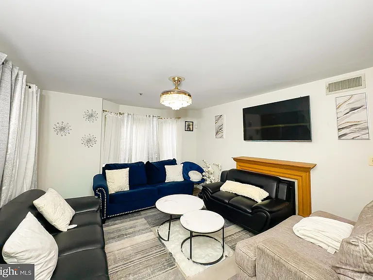 13560 Lord Sterling Pl #9-4 — Photo 10