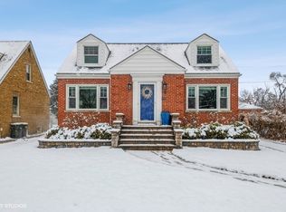 130 Northgate Rd, Riverside, IL 60546