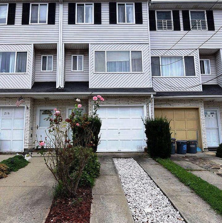 1st image of 218 Hett Ave
