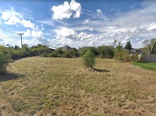 102 N Oakleaf Dr, Addison, IL 60101