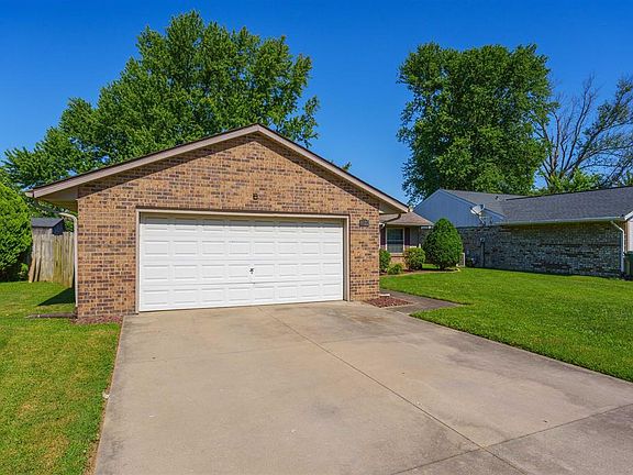 4th image of 4022 Yates Dr